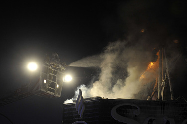 Feuerwehr bei Löscharbeiten in Berlin