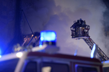 Feuerwehr bei Löscharbeiten in Berlin