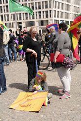 Der Internationale Tag gegen Homophobie und Transphobie in Berlin