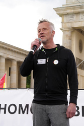 Der Internationale Tag gegen Homophobie und Transphobie in Berlin