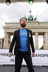 Der Internationale Tag gegen Homophobie und Transphobie in Berlin