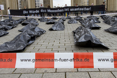 Protestaktion vom Bündnis 'Gemeinsam für Afrika' in Berlin