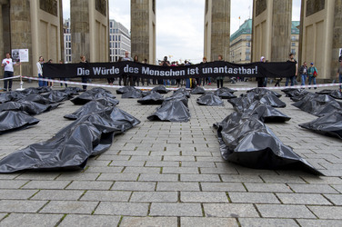 Protestaktion vom Bündnis 'Gemeinsam für Afrika' in Berlin