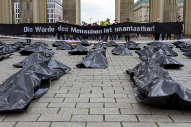 Protestaktion vom Bündnis 'Gemeinsam für Afrika' in Berlin