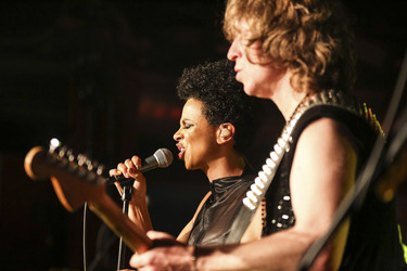 Konzert von den Brand New Heavies in Aschaffenburg