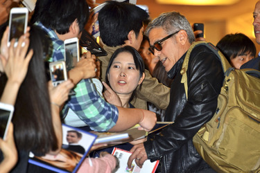 Ankunft der Clooneys auf dem Tokyo International Airport