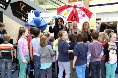 Gene Simmons auf Mauertour in Berlin