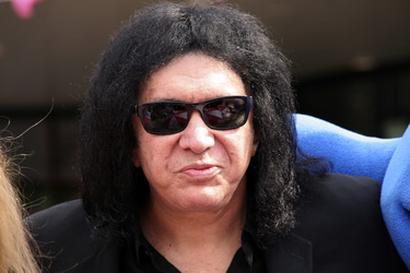 Gene Simmons auf Mauertour in Berlin