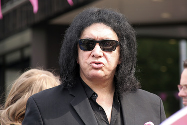 Gene Simmons auf Mauertour in Berlin
