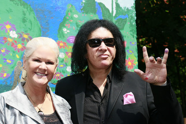 Gene Simmons auf Mauertour in Berlin