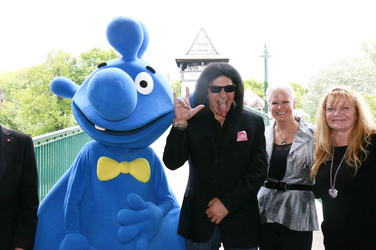 Gene Simmons auf Mauertour in Berlin