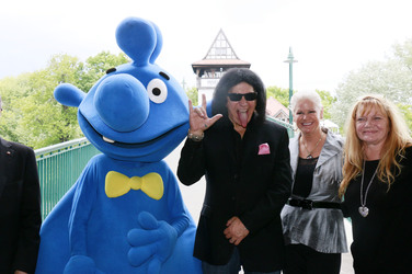 Gene Simmons auf Mauertour in Berlin
