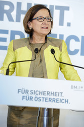 Pressekonferenz BMI mit Innenministerin Mag.a Johanna MIKL-LEITNER