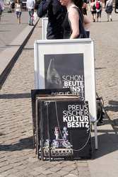 Protest beim Richtfest der Stiftung Berliner Schloss in Berlin