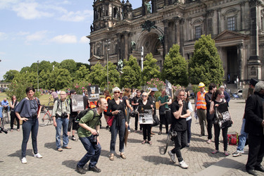 Protest beim Richtfest der Stiftung Berliner Schloss in Berlin