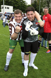 Charity-Fußballspiel 'Kicken mit Herz' in Hamburg