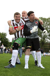 Charity-Fußballspiel 'Kicken mit Herz' in Hamburg