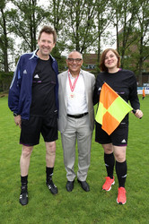 Charity-Fußballspiel 'Kicken mit Herz' in Hamburg