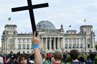 Die Toten kommen! - Der Marsch der Unentschlossenen in Berlin