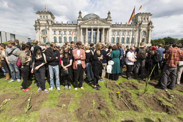 Die Toten kommen! - Der Marsch der Unentschlossenen in Berlin