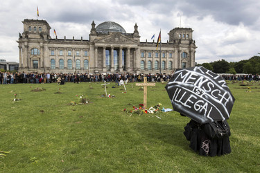 Die Toten kommen! - Der Marsch der Unentschlossenen in Berlin