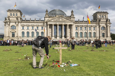 Die Toten kommen! - Der Marsch der Unentschlossenen in Berlin