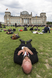 Die Toten kommen! - Der Marsch der Unentschlossenen in Berlin