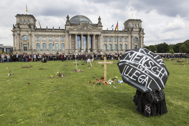 Die Toten kommen! - Der Marsch der Unentschlossenen in Berlin