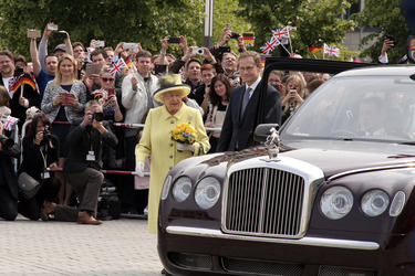 Queen Elisabeth II. besucht das Brandenburger Tor