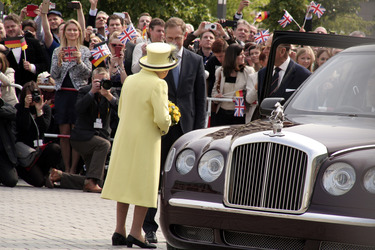 Queen Elisabeth II. besucht das Brandenburger Tor