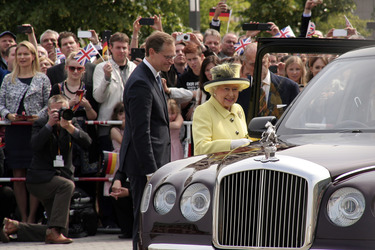 Queen Elisabeth II. besucht das Brandenburger Tor