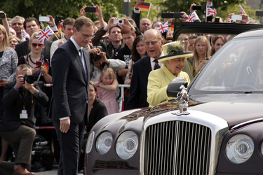 Queen Elisabeth II. besucht das Brandenburger Tor