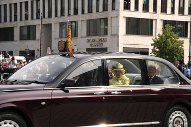 Queen Elisabeth II. besucht das Brandenburger Tor