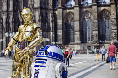 C-3PO und R2-D2 am Kölner Dom
