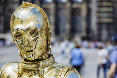 C-3PO und R2-D2 am Kölner Dom