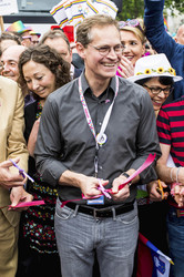Parade zum 37. Christopher Street Day in Berlin