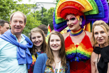 Parade zum 37. Christopher Street Day in Berlin