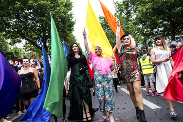 Parade zum 37. Christopher Street Day in Berlin