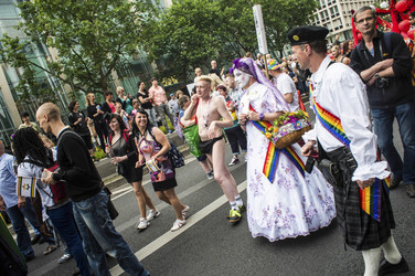 Parade zum 37. Christopher Street Day in Berlin