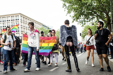 Parade zum 37. Christopher Street Day in Berlin