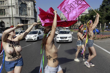 Femen Protest gegen das Knebelgesetz  'Ley Mordaza' in Madrid