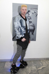 Installation und Vernissage von Shaun Ross und Nina Athanasiou in Berlin