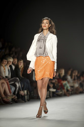 Anja Gockel Fashion Show auf der Mercedes-Benz Week Spring/Summer 2016