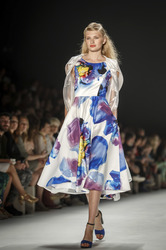 Anja Gockel Fashion Show auf der Mercedes-Benz Week Spring/Summer 2016