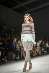 Anja Gockel Fashion Show auf der Mercedes-Benz Week Spring/Summer 2016
