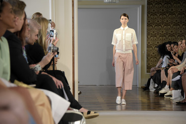 Hien Le Fashion Show auf der Berlin Fashion Week Spring/Summer 2016