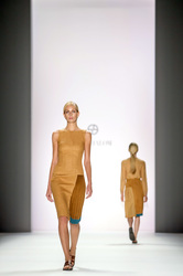 Shai Shalom Fashion Show auf der Mercedes-Benz Fashion Week Spring/Summer 2016