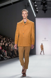 Shai Shalom Fashion Show auf der Mercedes-Benz Fashion Week Spring/Summer 2016