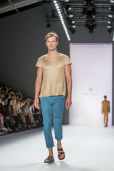 Shai Shalom Fashion Show auf der Mercedes-Benz Fashion Week Spring/Summer 2016