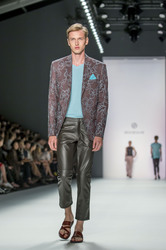 Shai Shalom Fashion Show auf der Mercedes-Benz Fashion Week Spring/Summer 2016
